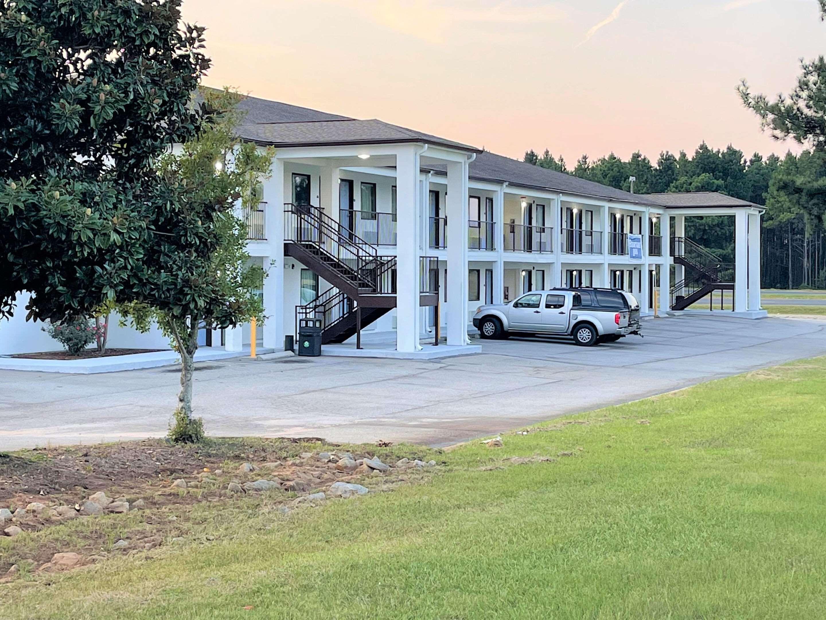 Days Inn Sandersville Exterior foto